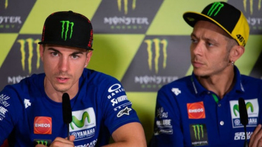 Maverick Vinales dan Valentino Rossi