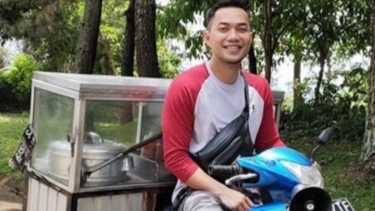 Suami Zaskia Gotik