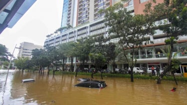 Mobil Terendam Banjir. Foto: VIVA.