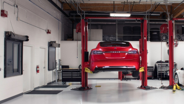 Servis Mobil Tesla. Foto: Autoevolution.