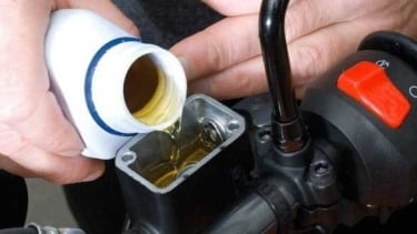 Minyak Rem/Cairan Rem (Brake Fluid)