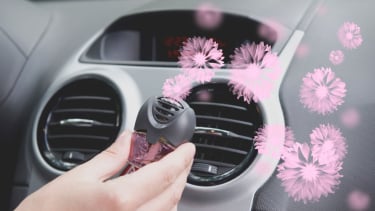 Pewangi di mobil