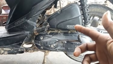Cara Mudah Atasi Engkol Motor yang Kaku.