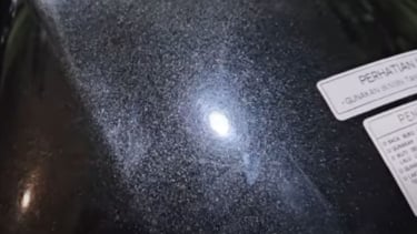 Cara menghilangkan baret di mobil
