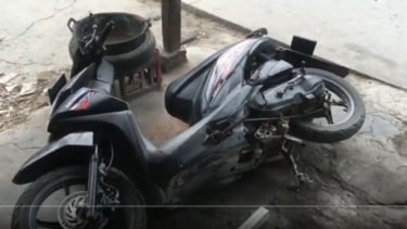 Melepas standar 2 motor matic