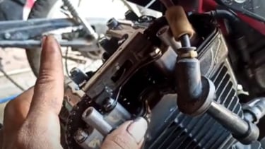 Mengatasi rantai keteng motor satria fu