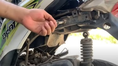 Ganti bosch Shockbreaker belakang