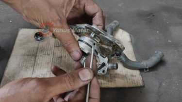 Lubang di Pompa Air Motor