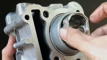 Piston