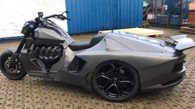 Motor Lamborghini Aventador.