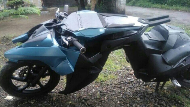 Mio dimodifikasi jadi Motor Batman
