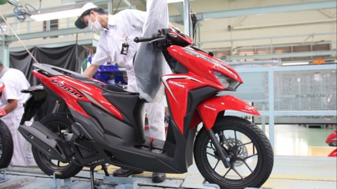 Honda Vario terbaru.