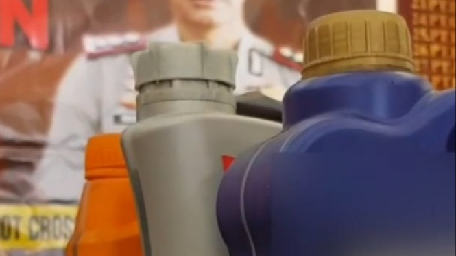 Pelumas alias oli palsu.