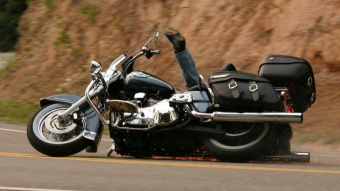 Harley yang mengalami kecelakaan.