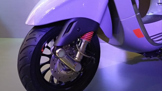 Kaki-kaki pada Vespa Sprint S