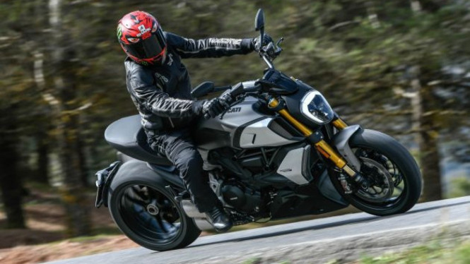 Ducati Diavel.