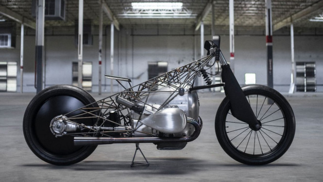 Motor dengan Mesin BMW 1800 cc