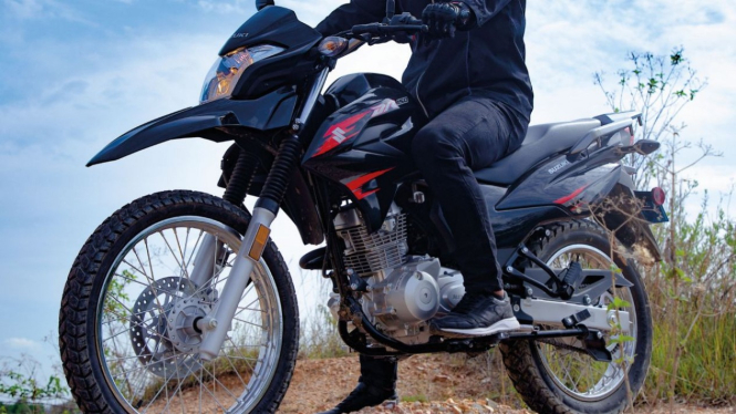 Suzuki DR150.