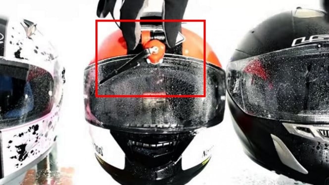 Wiper helm.