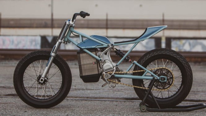 Motor Flat Tracker Bertenaga Listrik