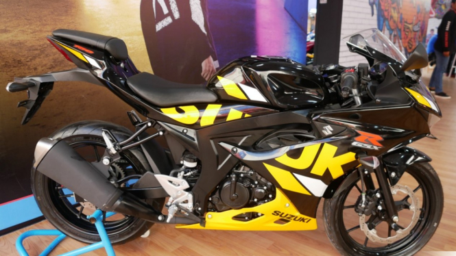 Suzuki GSX-R150 dengan warna baru.