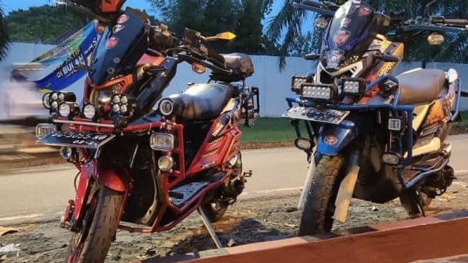 Motor penuh lampu