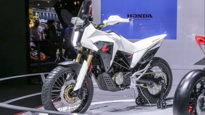 Honda CB125X.