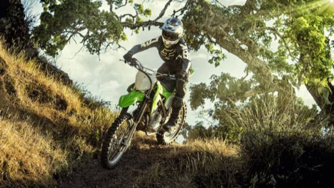 Kawasaki KLX230R resmi dipasarkan di Indonesia.