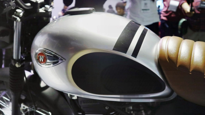 Tangki sepeda motor Kawasaki.