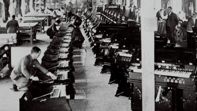 Pabrik piano Yamaha di Jepang, tempo dulu.