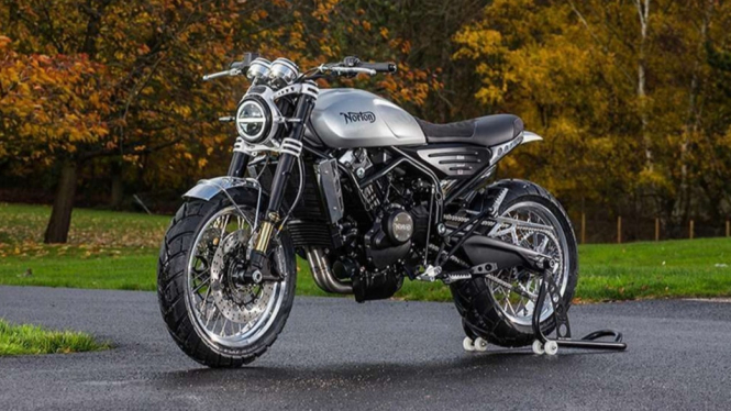Motor gede Norton.
