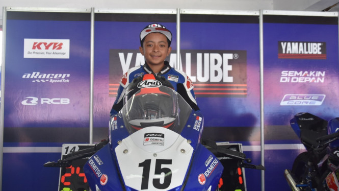 Adu riset Yamaha New R15