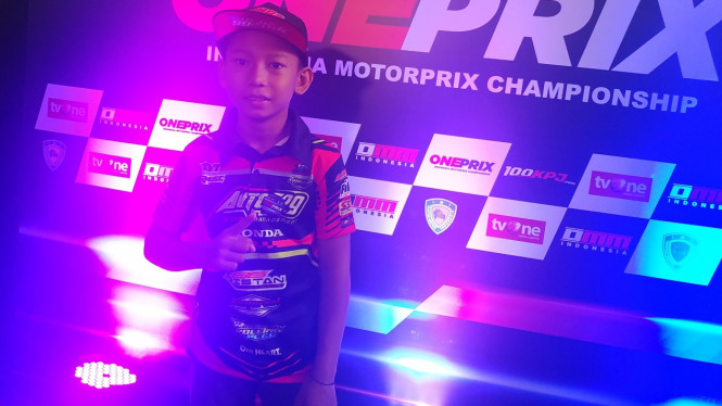 Pembalap Auto 529, Chessy Melandri