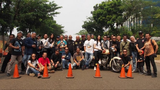 Royal Enfield gelar safety riding di Bintaro.