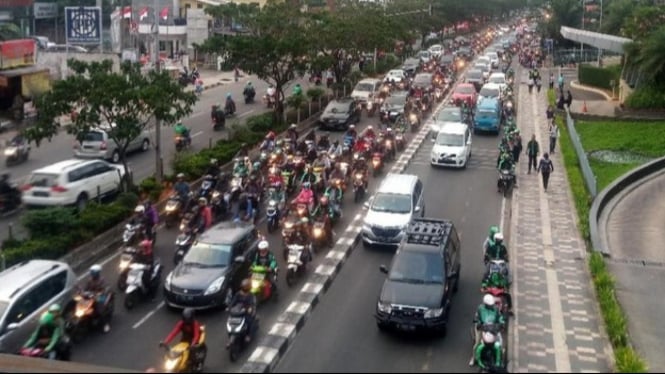 Lalu lintas Kota Depok.