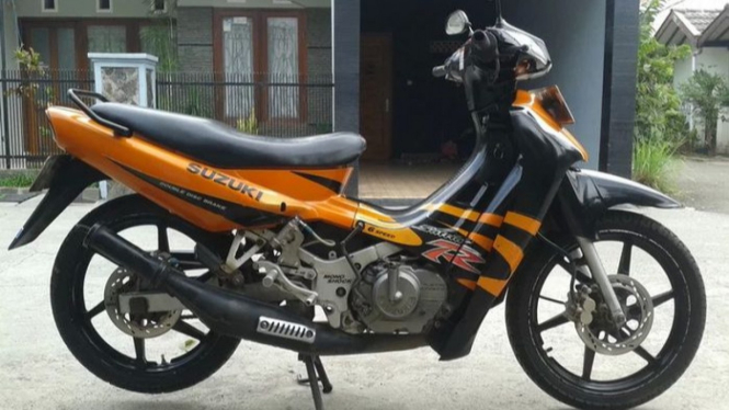 Suzuki Satria lawas.