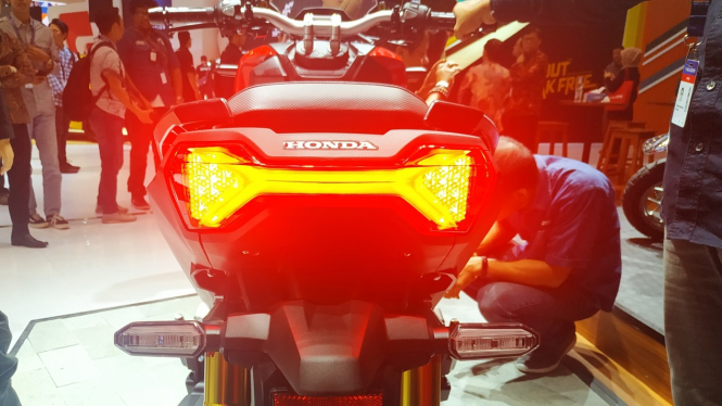 Lampu belakang Honda ADV 150