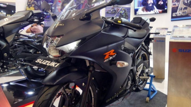 Suzuki GSX-R150 dengan warna baru.