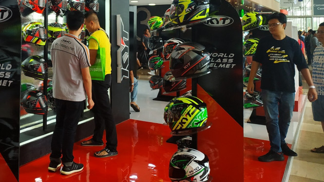 Helm di GIIAS 2019