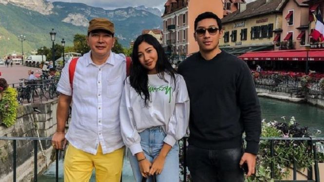 Tommy Soeharto bersama sang anak.