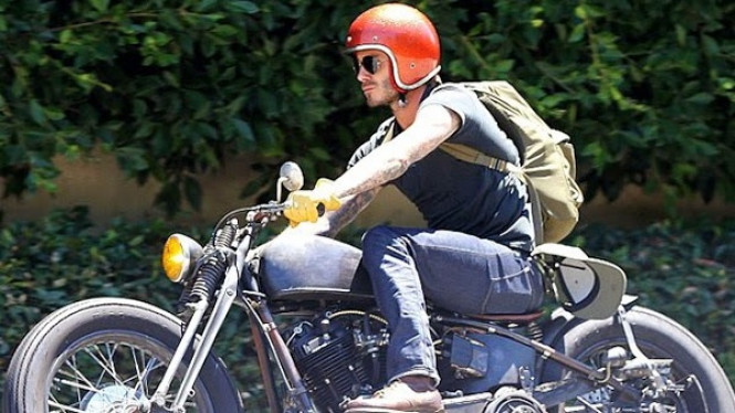 Beckham naik moge.