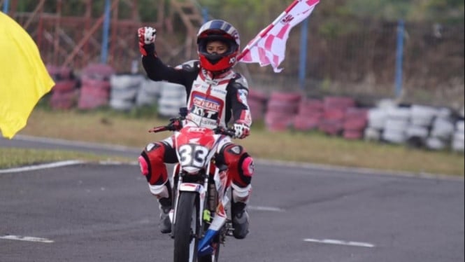 Pembalap Astra Motor Racing Team, Radeta Arya Khanafi