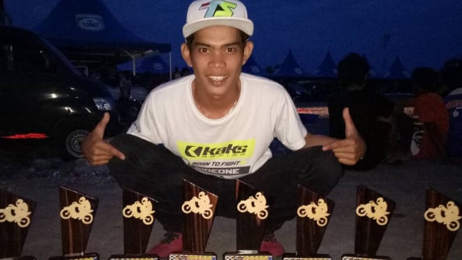 Pembalap Dhandy Latif