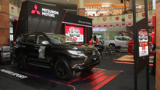 Pameran Mitsubishi di Mall
