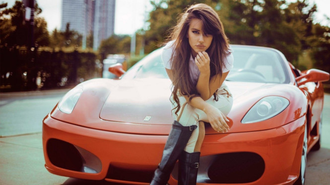 Ilustrasi Wanita di Mobil Ferrari