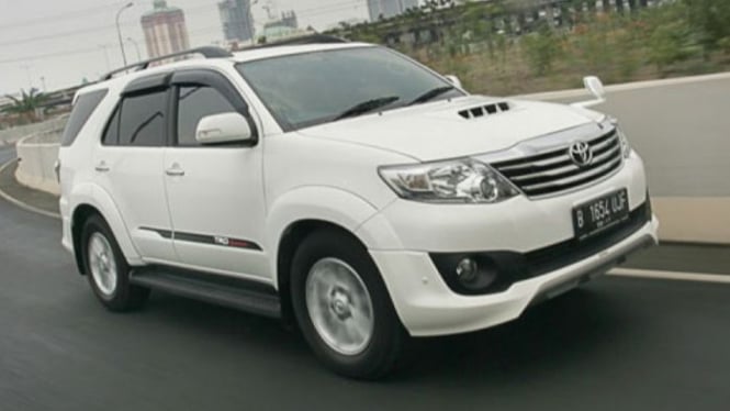 Toyota Fortuner.