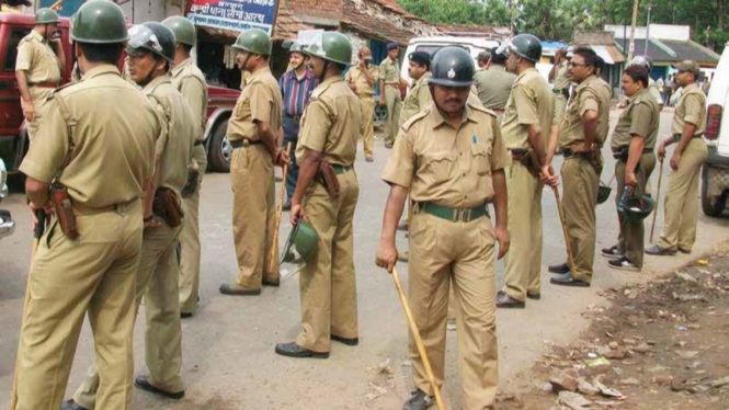 Polisi India