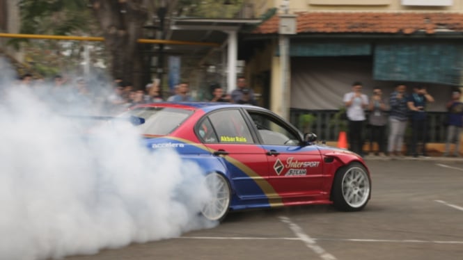Ilustrasi Drift