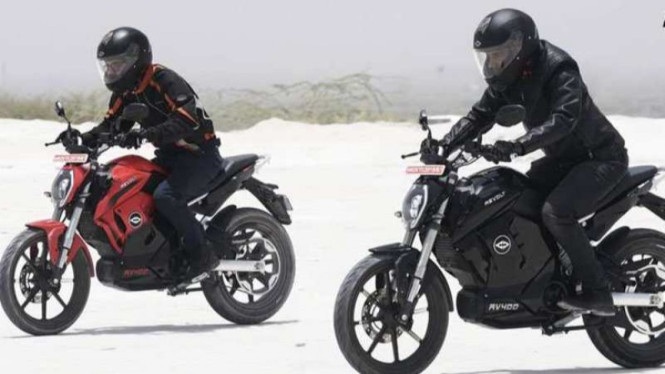 Revolt 400 dan Revolt 300