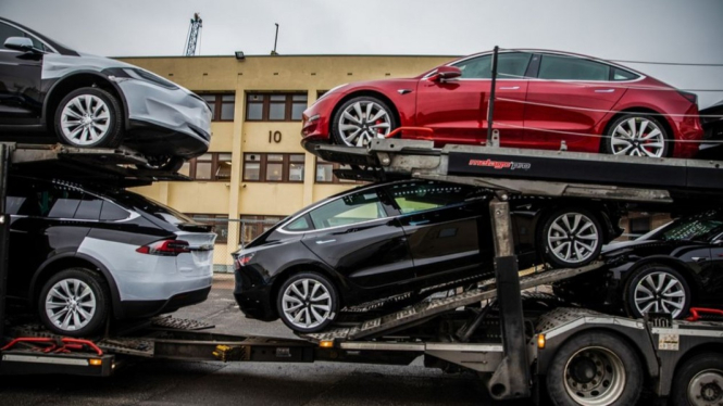 Ilustrasi pengiriman Tesla Model 3